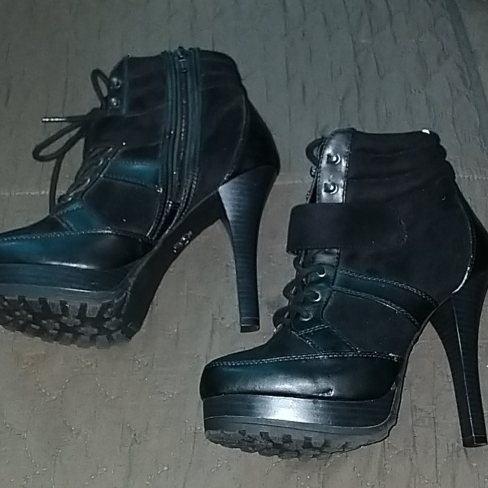 High heel boots